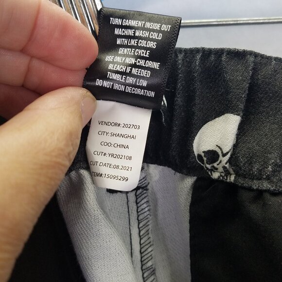 Hot Topic Skull Print Pants Women's 4XL Tapered Leg Charcoal White Ankle Jeans - Picture 11 of 16